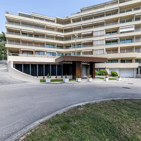 Beachfront Appartement Podstrana
